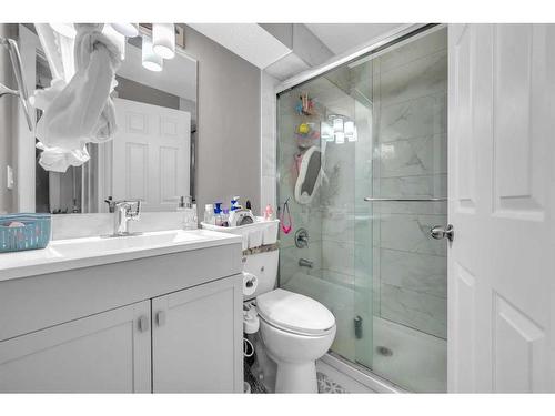 469 Martindale Drive Ne, Calgary, AB - Indoor Photo Showing Bathroom