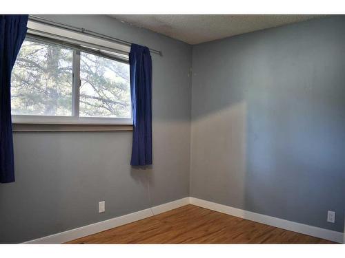 1165 Hunterston Hill Nw, Calgary, AB - Indoor Photo Showing Other Room