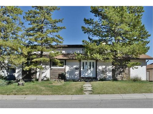 1165 Hunterston Hill Nw, Calgary, AB - Outdoor