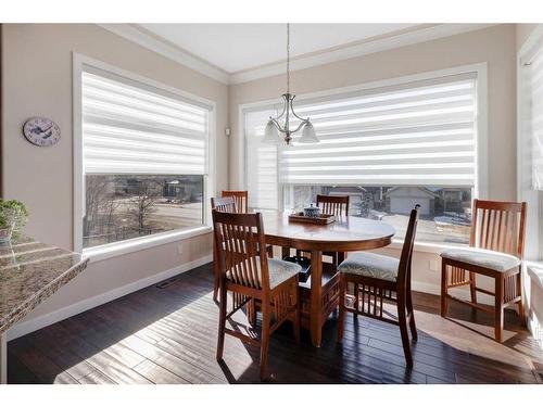 16 Sunset Close, Cochrane, AB - Indoor Photo Showing Dining Room