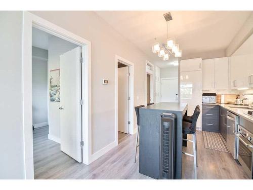 205-515 4 Avenue Ne, Calgary, AB - Indoor Photo Showing Kitchen