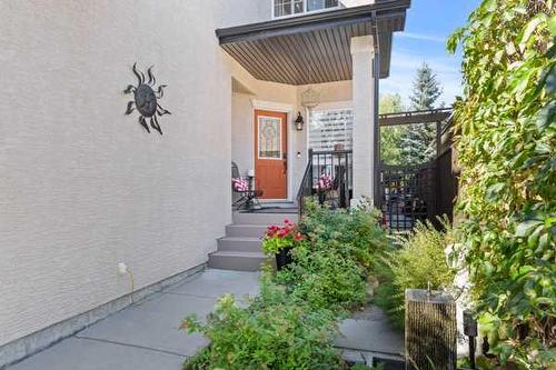 15 Tuscany Hill Nw, Calgary, AB - Outdoor