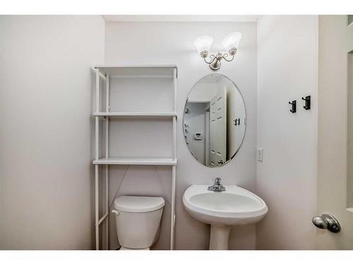 62 Royal Birch Gardens Nw, Calgary, AB - Indoor Photo Showing Bathroom