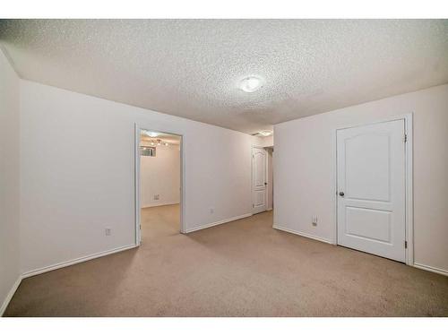 62 Royal Birch Gardens Nw, Calgary, AB - Indoor Photo Showing Other Room