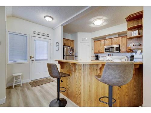 152-1415 Centre A Street Ne, Calgary, AB - Indoor Photo Showing Kitchen