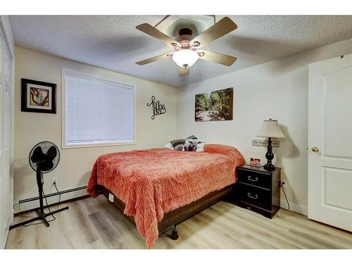 152-1415 Centre A Street Ne, Calgary, AB - Indoor Photo Showing Bedroom