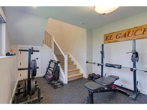 34-130 Discovery Drive Sw, Calgary, AB - Indoor Photo Showing Gym Room