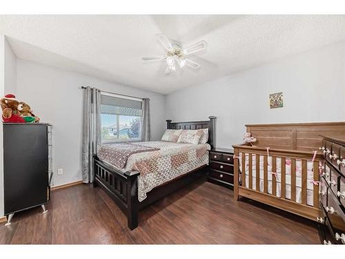 7281 Laguna Way Ne, Calgary, AB - Indoor Photo Showing Bedroom