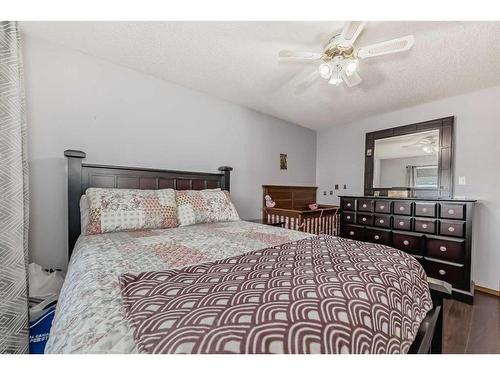 7281 Laguna Way Ne, Calgary, AB - Indoor Photo Showing Bedroom