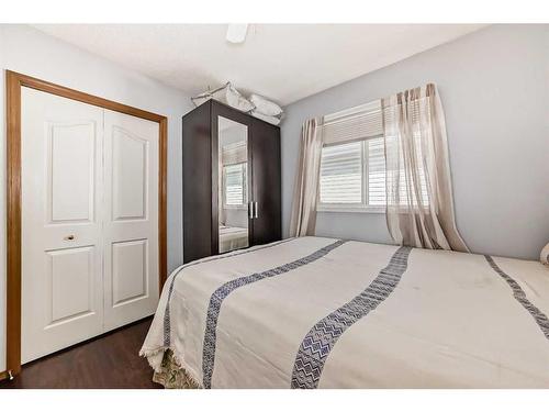 7281 Laguna Way Ne, Calgary, AB - Indoor Photo Showing Bedroom