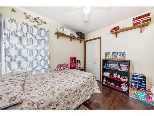 7281 Laguna Way Ne, Calgary, AB - Indoor Photo Showing Bedroom