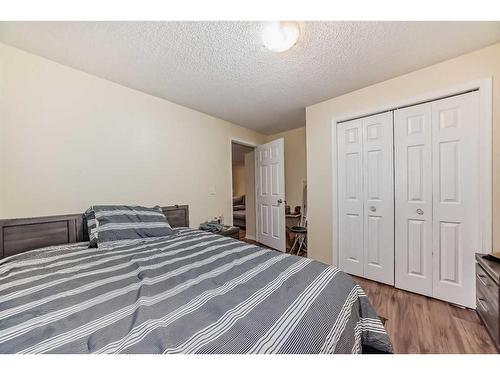 7281 Laguna Way Ne, Calgary, AB - Indoor Photo Showing Bedroom