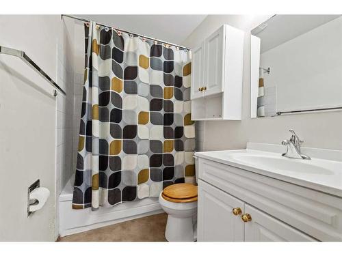 111-1055 72 Avenue Nw, Calgary, AB - Indoor Photo Showing Bathroom