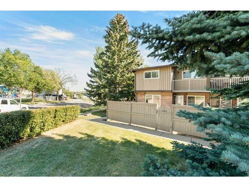 111-1055 72 Avenue Nw, Calgary, AB - Outdoor