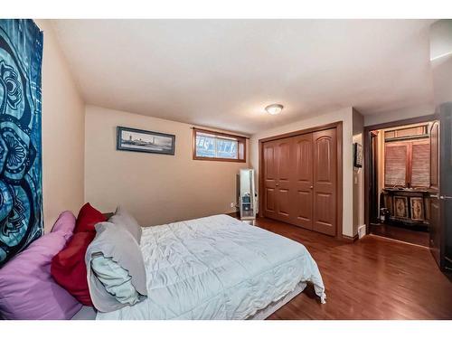 112 Oakmere Place, Chestermere, AB - Indoor Photo Showing Bedroom