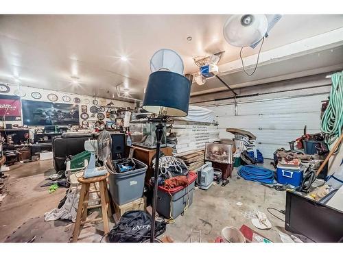 112 Oakmere Place, Chestermere, AB - Indoor Photo Showing Garage