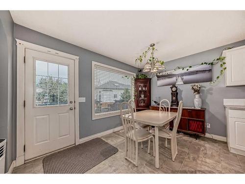 112 Oakmere Place, Chestermere, AB - Indoor Photo Showing Dining Room