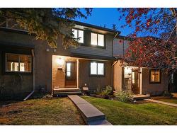 45-310 BROOKMERE Road SW Calgary, AB T2W 2T7