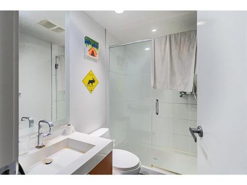 336-222 Riverfront Avenue Sw, Calgary, AB - Indoor Photo Showing Bathroom