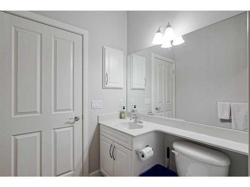 103 Bridle Estates Mews Sw, Calgary, AB - Indoor Photo Showing Bathroom