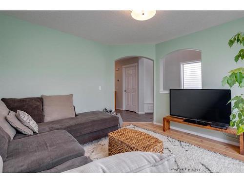 7967 Wentworth Drive Sw, Calgary, AB - Indoor Photo Showing Living Room