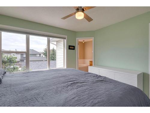 7967 Wentworth Drive Sw, Calgary, AB - Indoor Photo Showing Bedroom