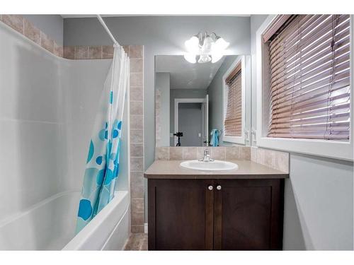 65 Evansdale Landing Nw, Calgary, AB - Indoor Photo Showing Bathroom