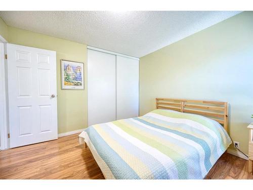 5-115 Bergen Road Nw, Calgary, AB - Indoor Photo Showing Bedroom