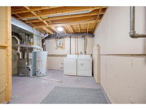 5-115 Bergen Road Nw, Calgary, AB - Indoor Photo Showing Laundry Room