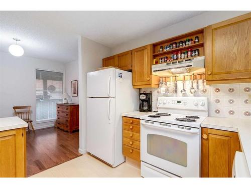 1959 9 Avenue Nw, Calgary, AB - Indoor Photo Showing Kitchen