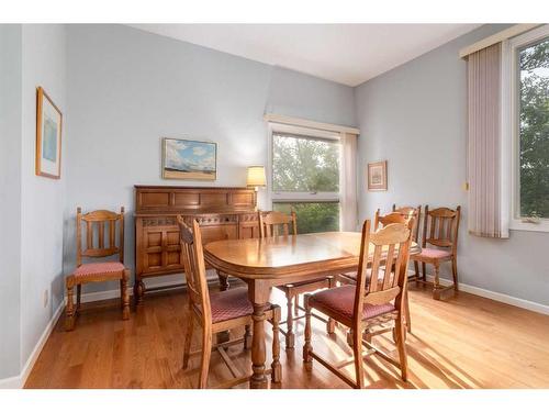 1959 9 Avenue Nw, Calgary, AB - Indoor Photo Showing Dining Room