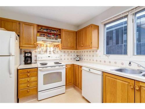 1959 9 Avenue Nw, Calgary, AB - Indoor Photo Showing Kitchen