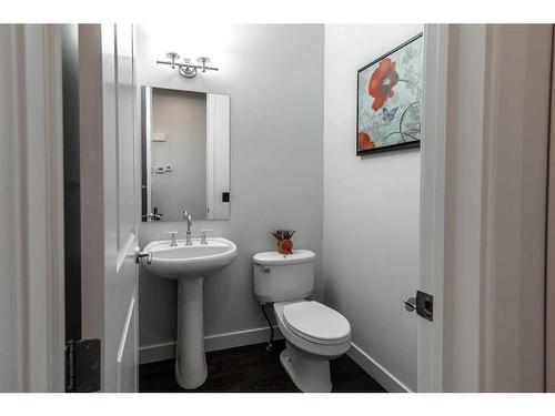 100 Cranridge Crescent Se, Calgary, AB - Indoor Photo Showing Bathroom