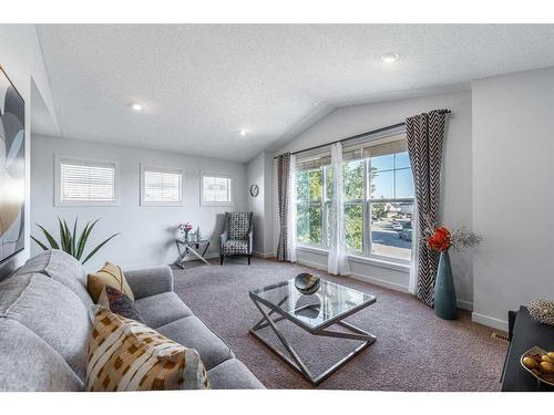 100 Cranridge Crescent Se, Calgary, AB - Indoor Photo Showing Living Room