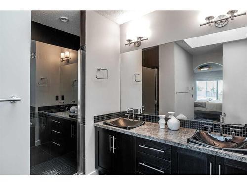 100 Cranridge Crescent Se, Calgary, AB - Indoor Photo Showing Bathroom