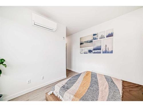 502-3932 University Avenue Nw, Calgary, AB - Indoor Photo Showing Bedroom