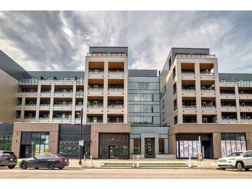 502-3932 University Avenue Nw, Calgary, AB - Outdoor