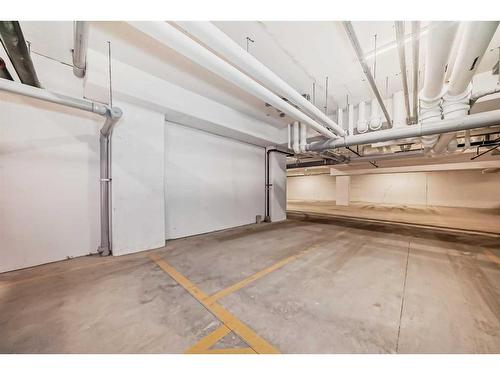 502-3932 University Avenue Nw, Calgary, AB - Indoor Photo Showing Garage