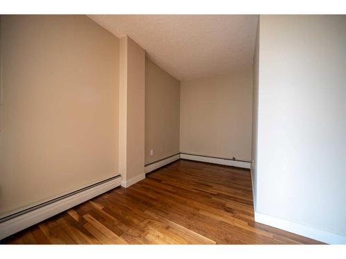 403-123 24 Avenue Sw, Calgary, AB - Indoor Photo Showing Other Room