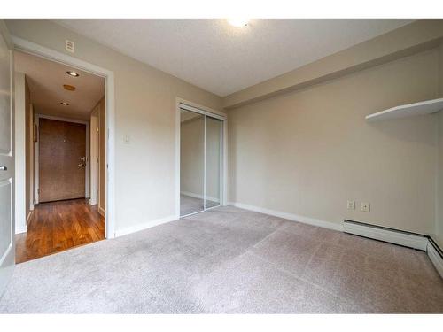 403-123 24 Avenue Sw, Calgary, AB - Indoor Photo Showing Other Room