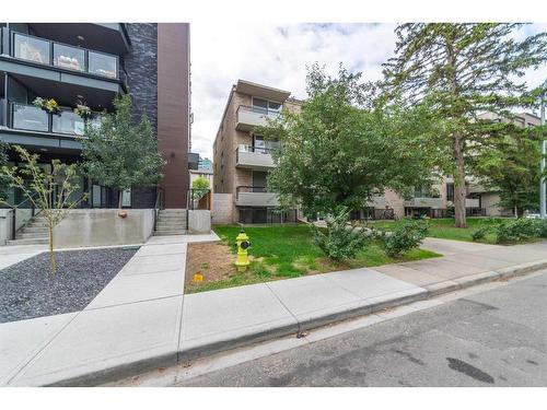 403-123 24 Avenue Sw, Calgary, AB - Outdoor With Balcony With Facade