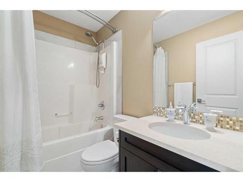 1626A 41 Street Sw, Calgary, AB - Indoor Photo Showing Bathroom