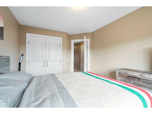 1626A 41 Street Sw, Calgary, AB - Indoor Photo Showing Bedroom