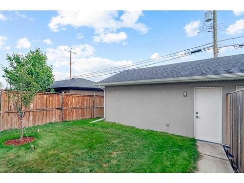 1626A 41 Street Sw, Calgary, AB - Outdoor