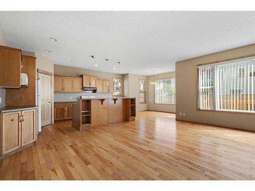 9 Panamount Row Nw, Calgary, AB - Indoor Photo Showing Kitchen