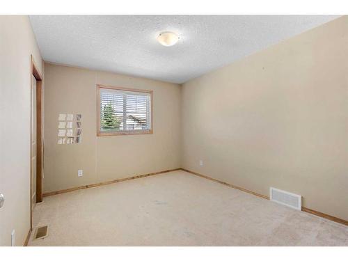 9 Panamount Row Nw, Calgary, AB - Indoor Photo Showing Other Room