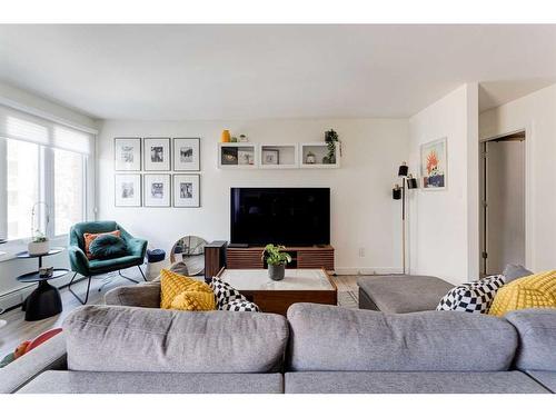 406-1414 5 Street Sw, Calgary, AB - Indoor Photo Showing Living Room