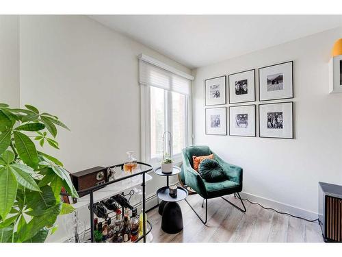 406-1414 5 Street Sw, Calgary, AB - Indoor Photo Showing Living Room