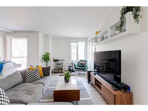 406-1414 5 Street Sw, Calgary, AB - Indoor Photo Showing Living Room