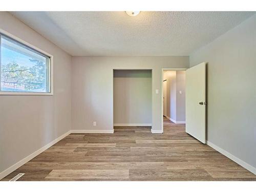 4526 Fordham Crescent Se, Calgary, AB - Indoor Photo Showing Other Room